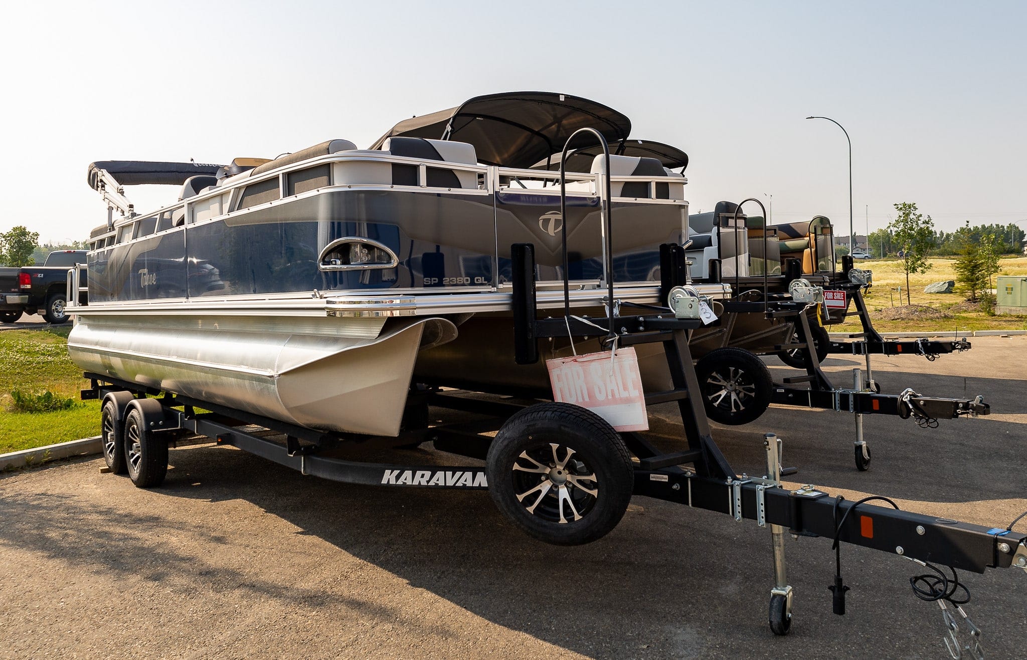 Tahoe Pontoon Boat - Sport Quad Lounge 2380 - Image 2