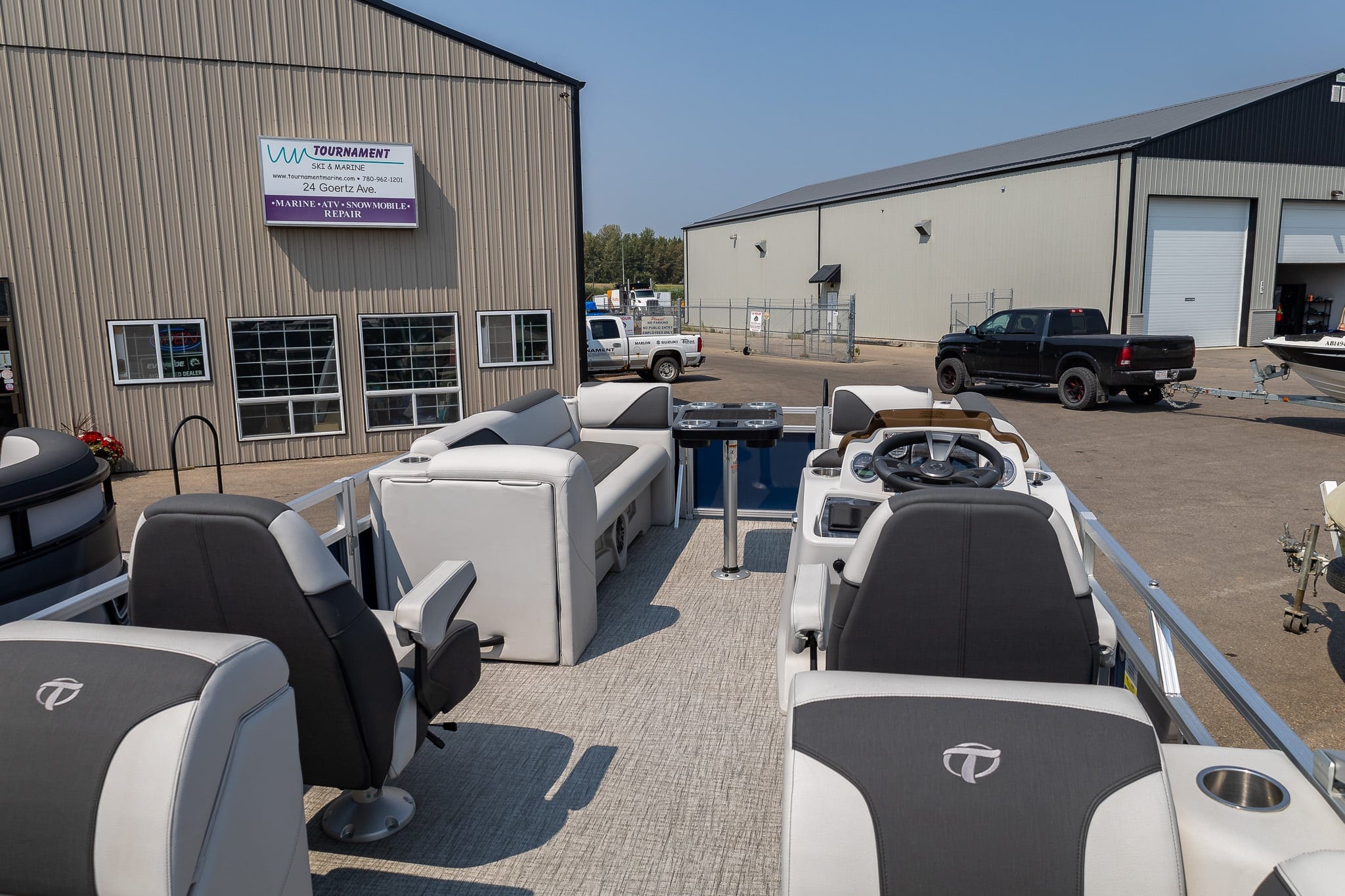 Tahoe Pontoon Boat - Sport Quad Lounge 2380 - Image 8