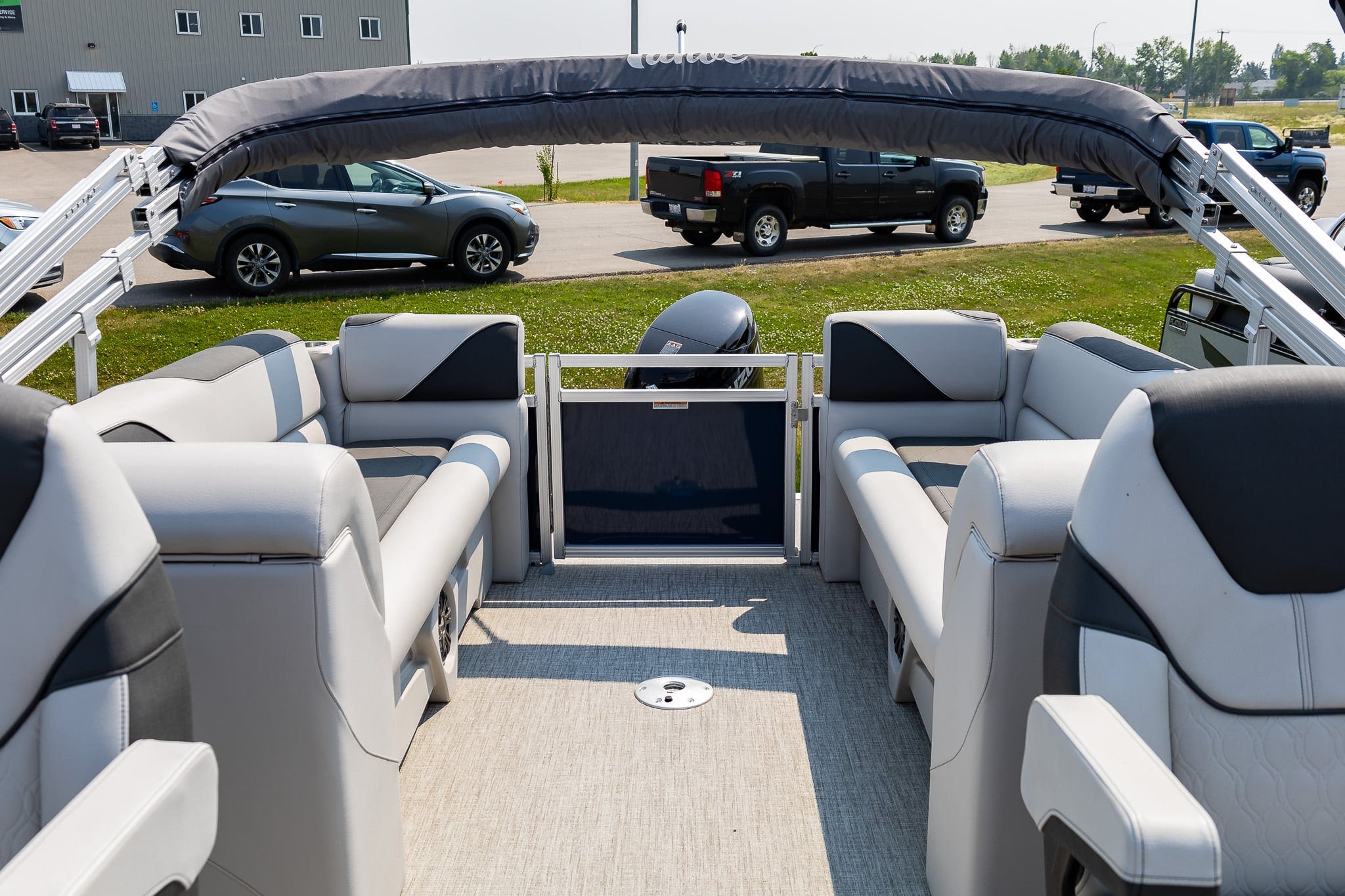 Tahoe Pontoon Boat - Sport Quad Lounge 2380 - Image 10