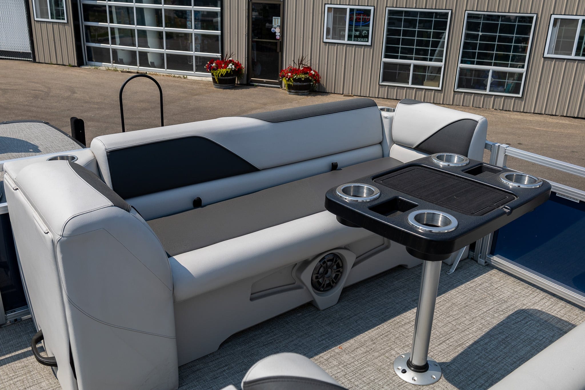 Tahoe Pontoon Boat - Sport Quad Lounge 2380 - Image 11