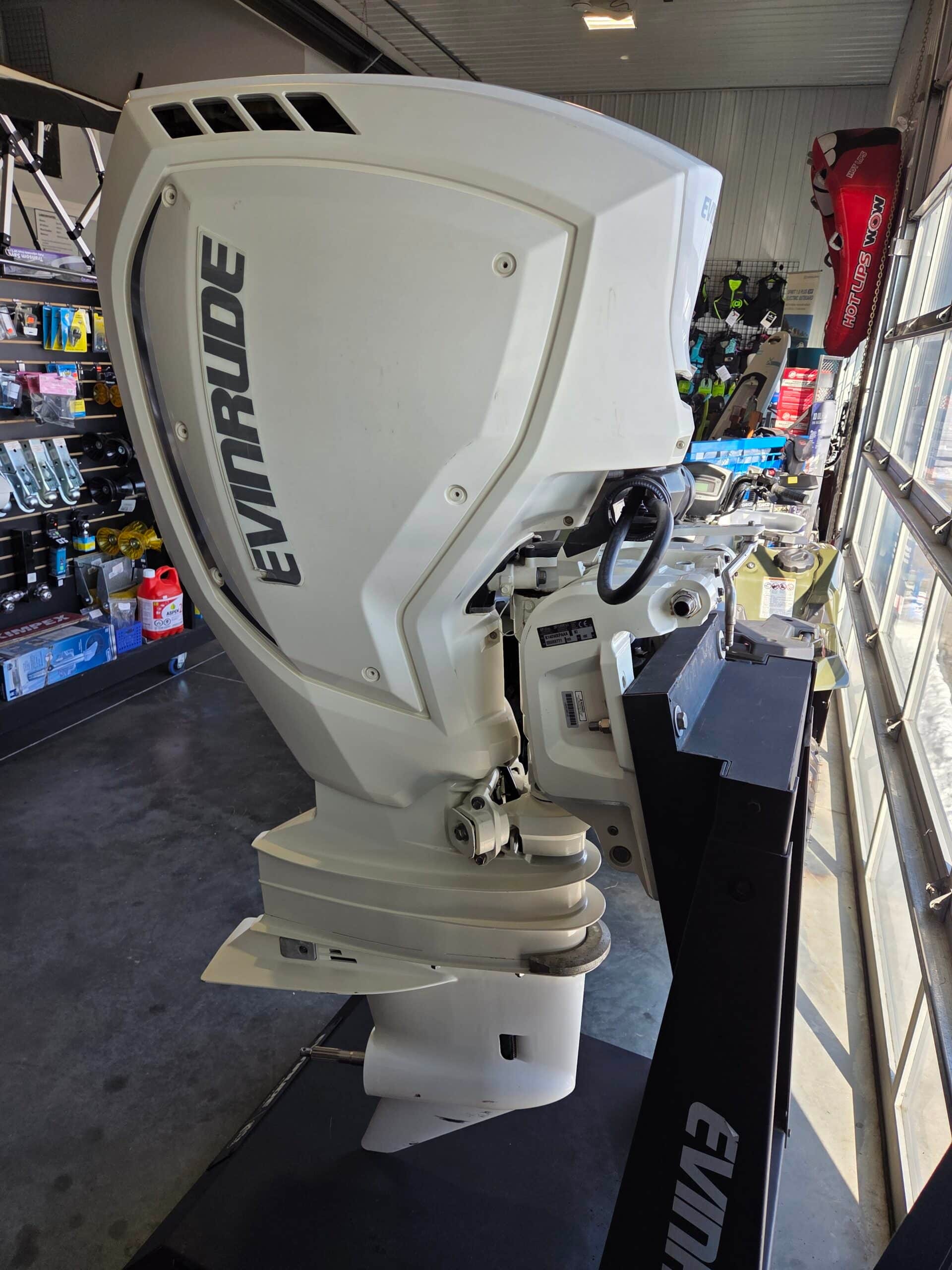 2020 Evinrude 140 hp Outboard Motor